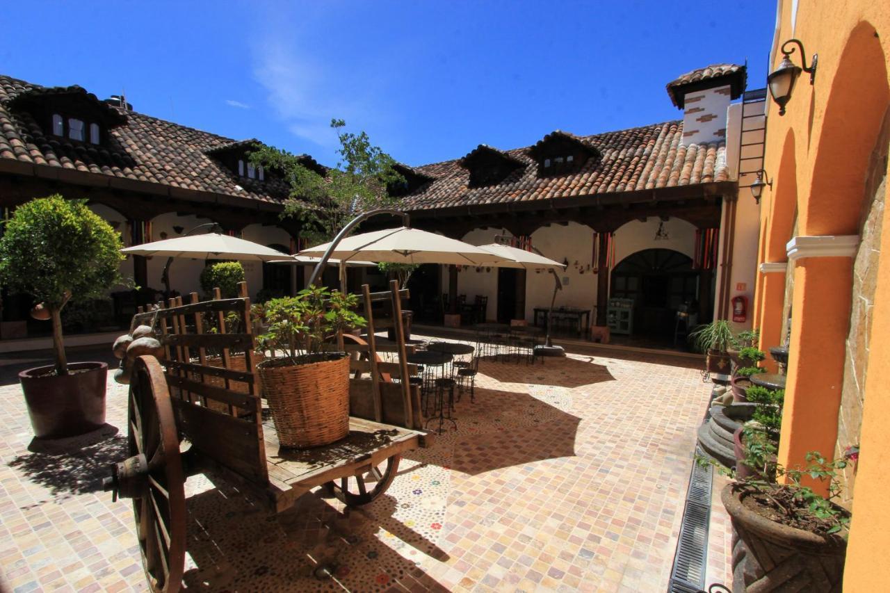 Hotel Plaza San Cristobal Inn Сан-Кристобаль-де-Ла-Касас Экстерьер фото