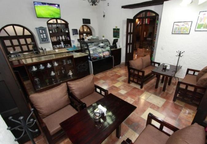 Hotel Plaza San Cristobal Inn Сан-Кристобаль-де-Ла-Касас Экстерьер фото