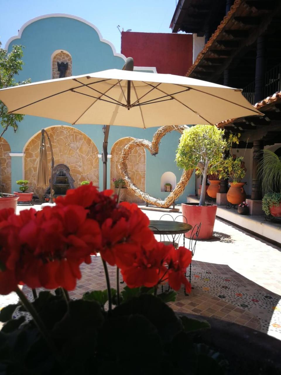 Hotel Plaza San Cristobal Inn Сан-Кристобаль-де-Ла-Касас Экстерьер фото
