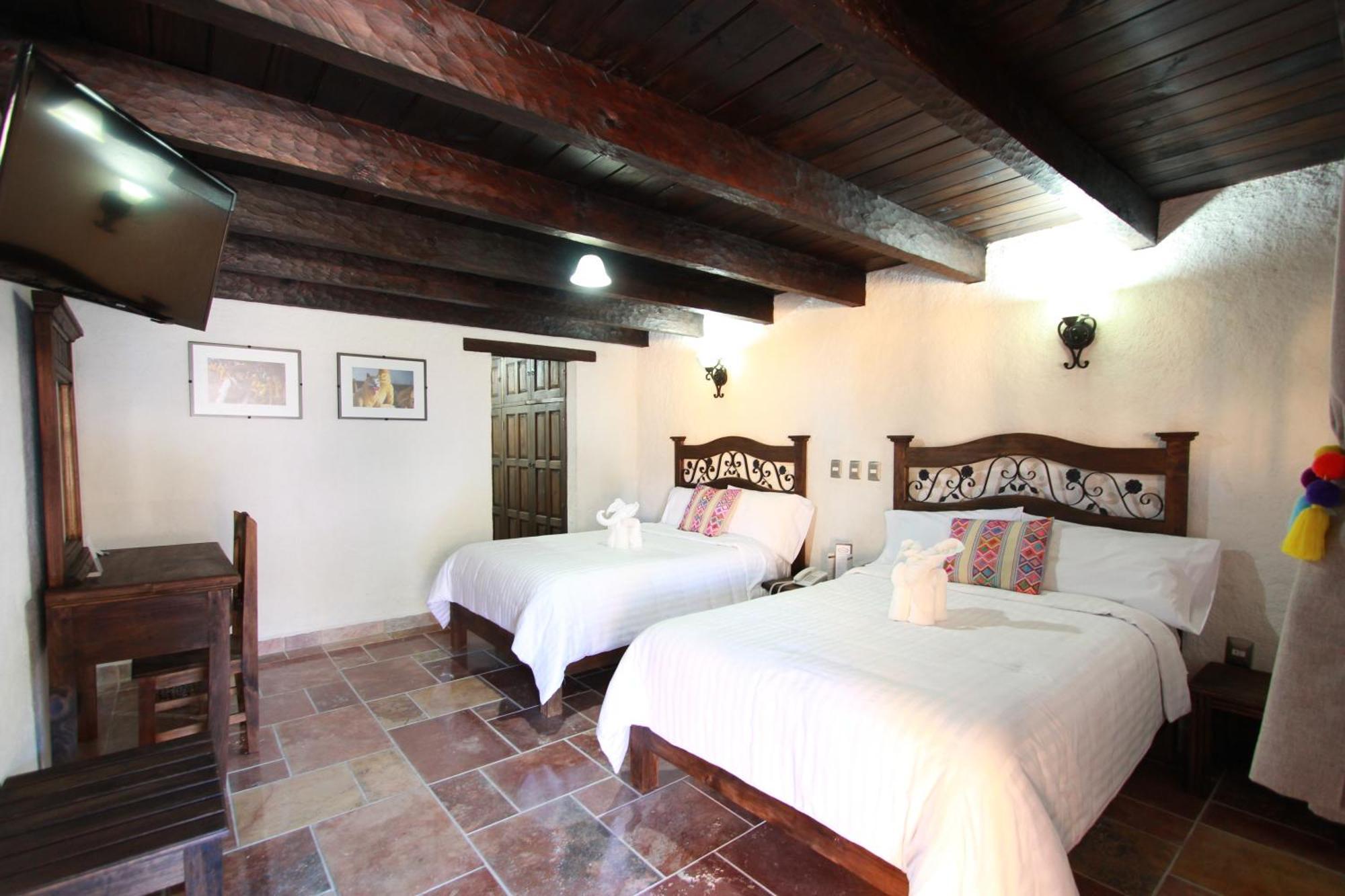 Hotel Plaza San Cristobal Inn Сан-Кристобаль-де-Ла-Касас Экстерьер фото