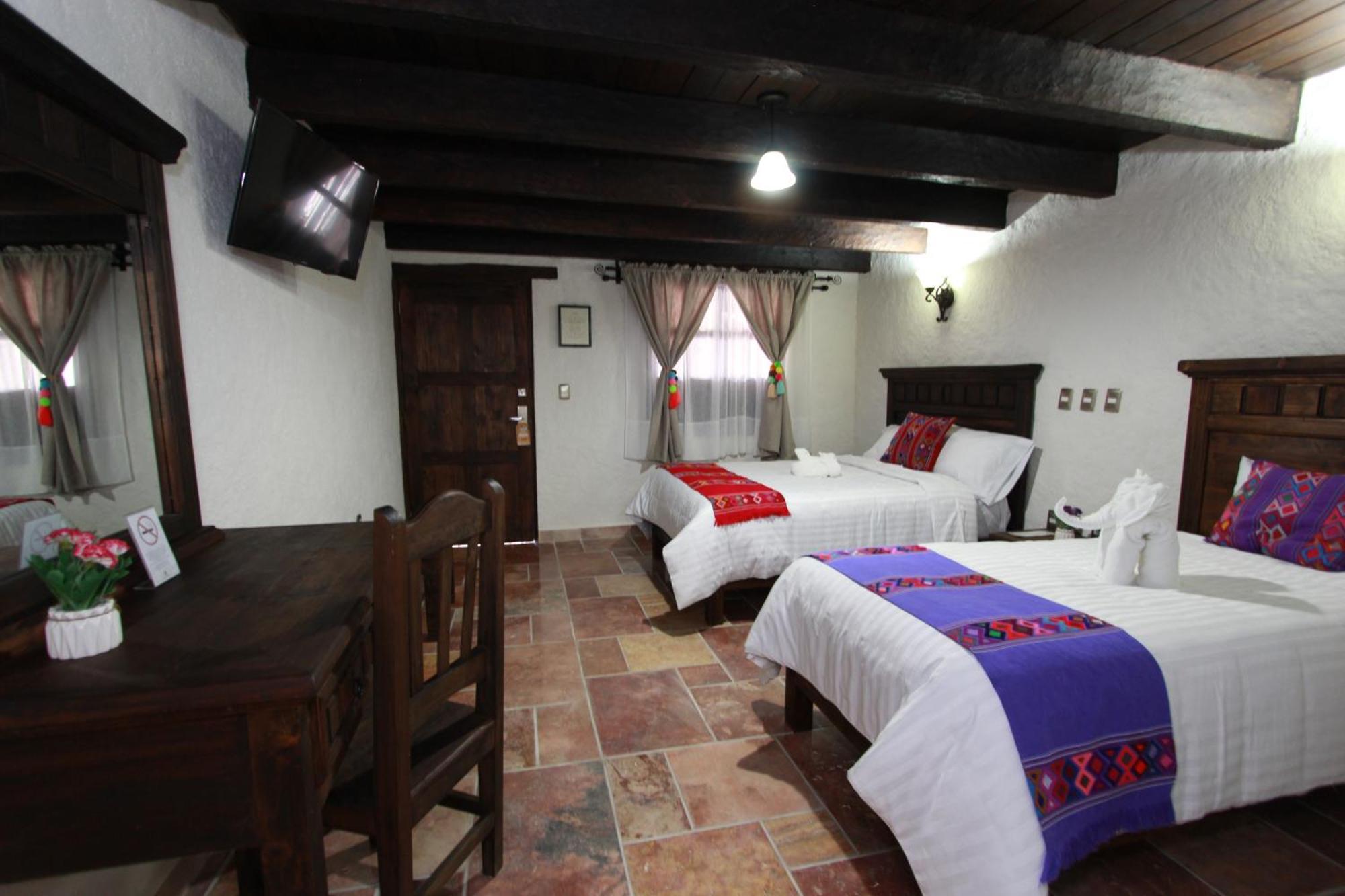 Hotel Plaza San Cristobal Inn Сан-Кристобаль-де-Ла-Касас Экстерьер фото