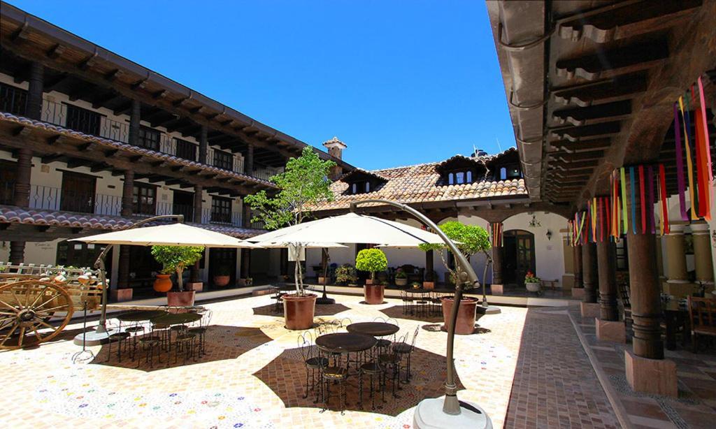 Hotel Plaza San Cristobal Inn Сан-Кристобаль-де-Ла-Касас Экстерьер фото