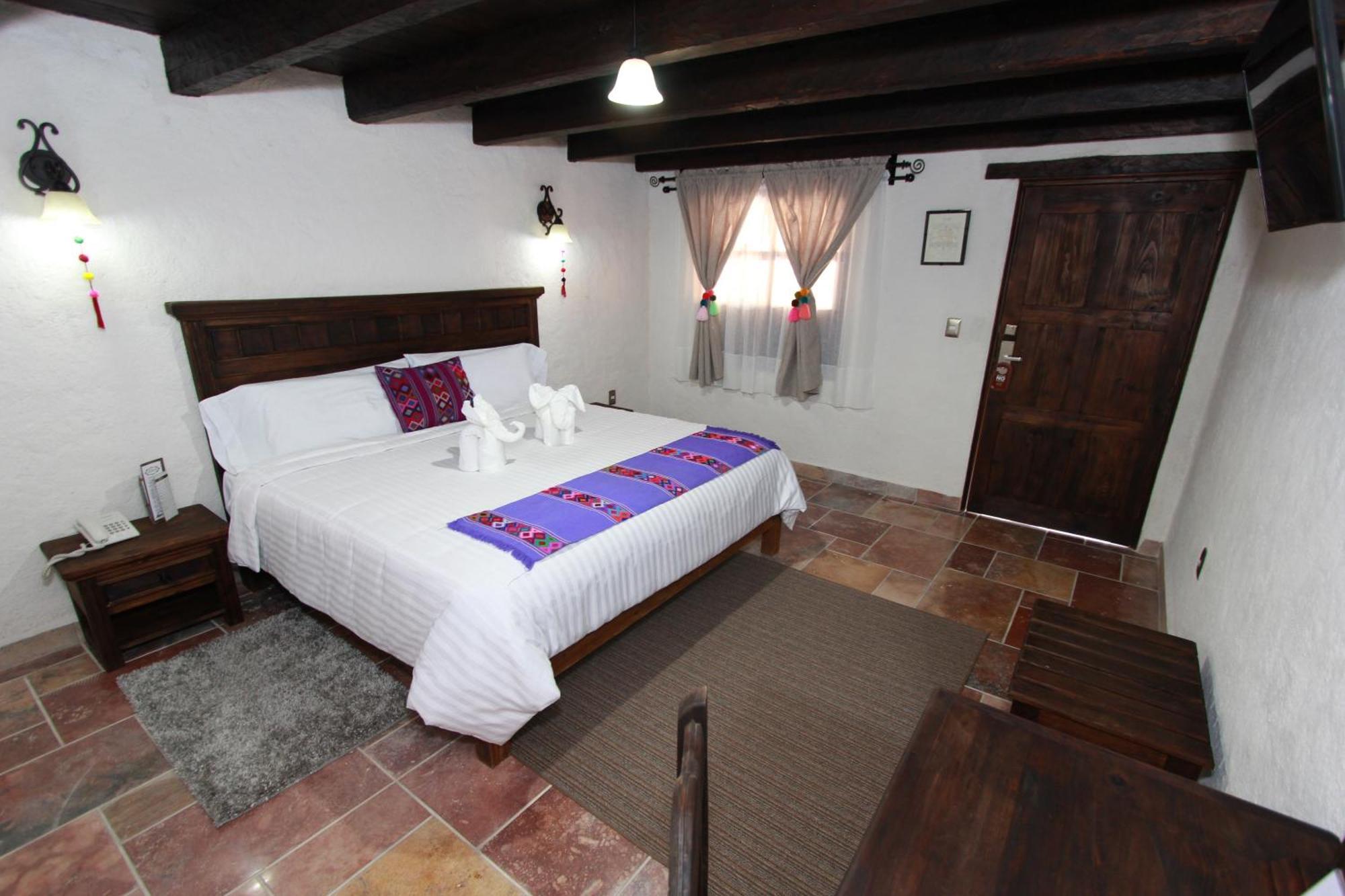 Hotel Plaza San Cristobal Inn Сан-Кристобаль-де-Ла-Касас Экстерьер фото