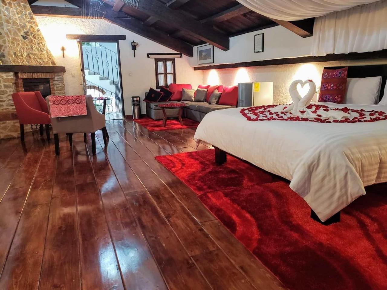 Hotel Plaza San Cristobal Inn Сан-Кристобаль-де-Ла-Касас Экстерьер фото