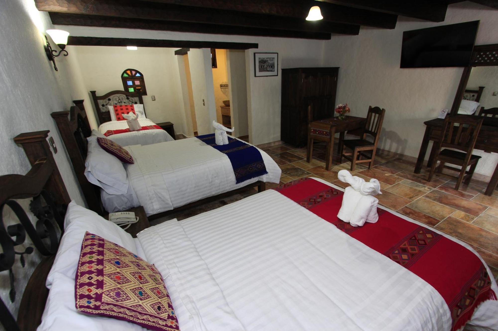 Hotel Plaza San Cristobal Inn Сан-Кристобаль-де-Ла-Касас Экстерьер фото